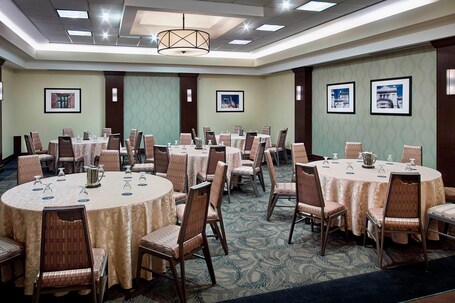 Sheraton Hamilton Hotel - Image 69