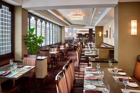 Sheraton Hamilton Hotel - Image 1