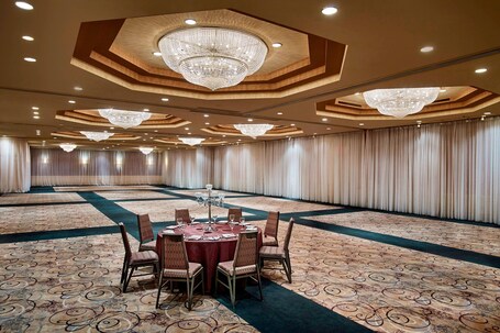 Sheraton Hamilton Hotel - Image 68