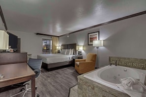 Chambre exécutive, 1 très grand lit, non-fumeur | Literie de qualité, décor unique, ameublement unique, bureau