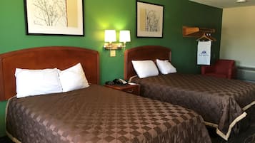 Tabla de planchar con plancha, camas extra, wifi gratis y ropa de cama
