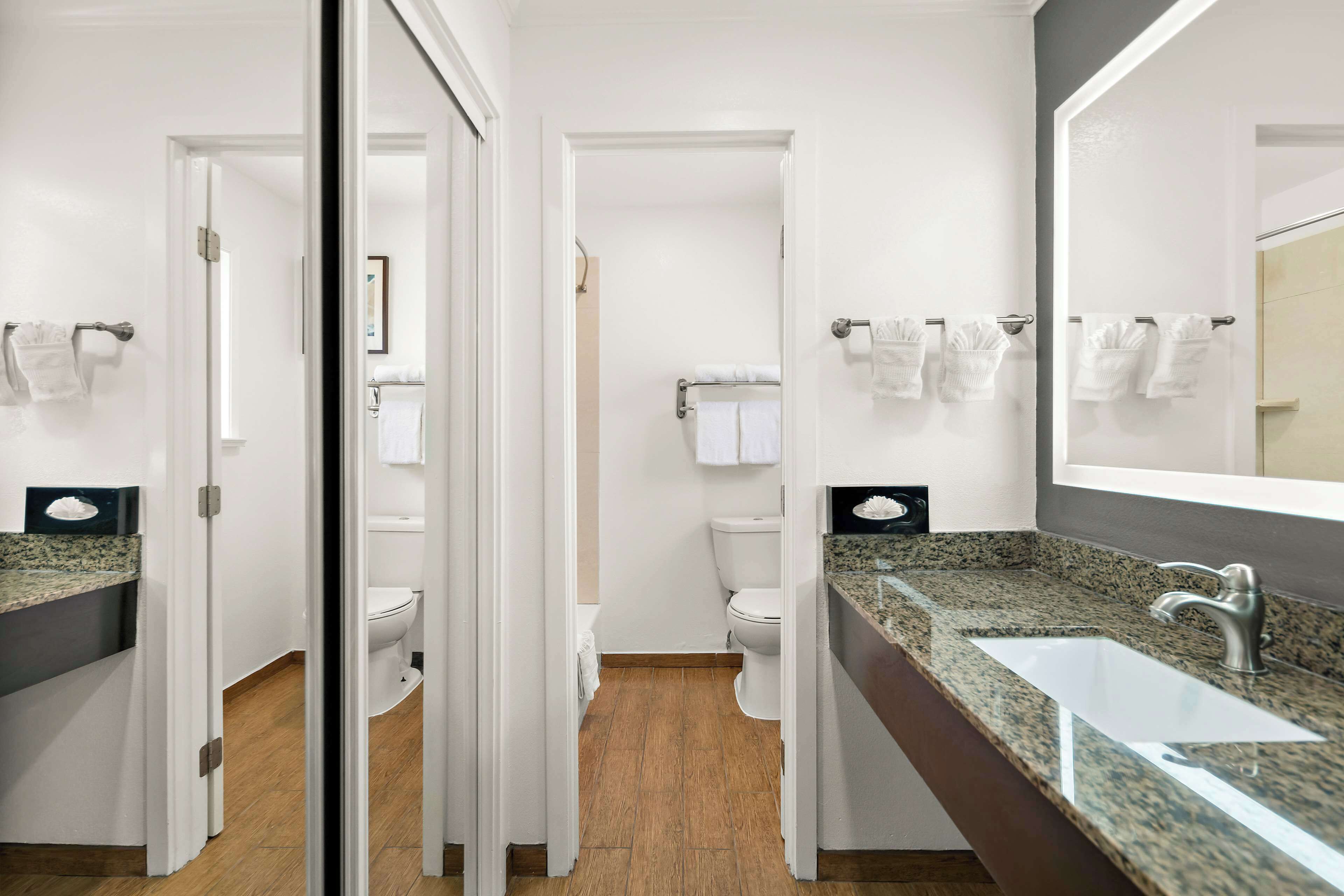 combined shower/bathtub, free toiletries, hair dryer, towels