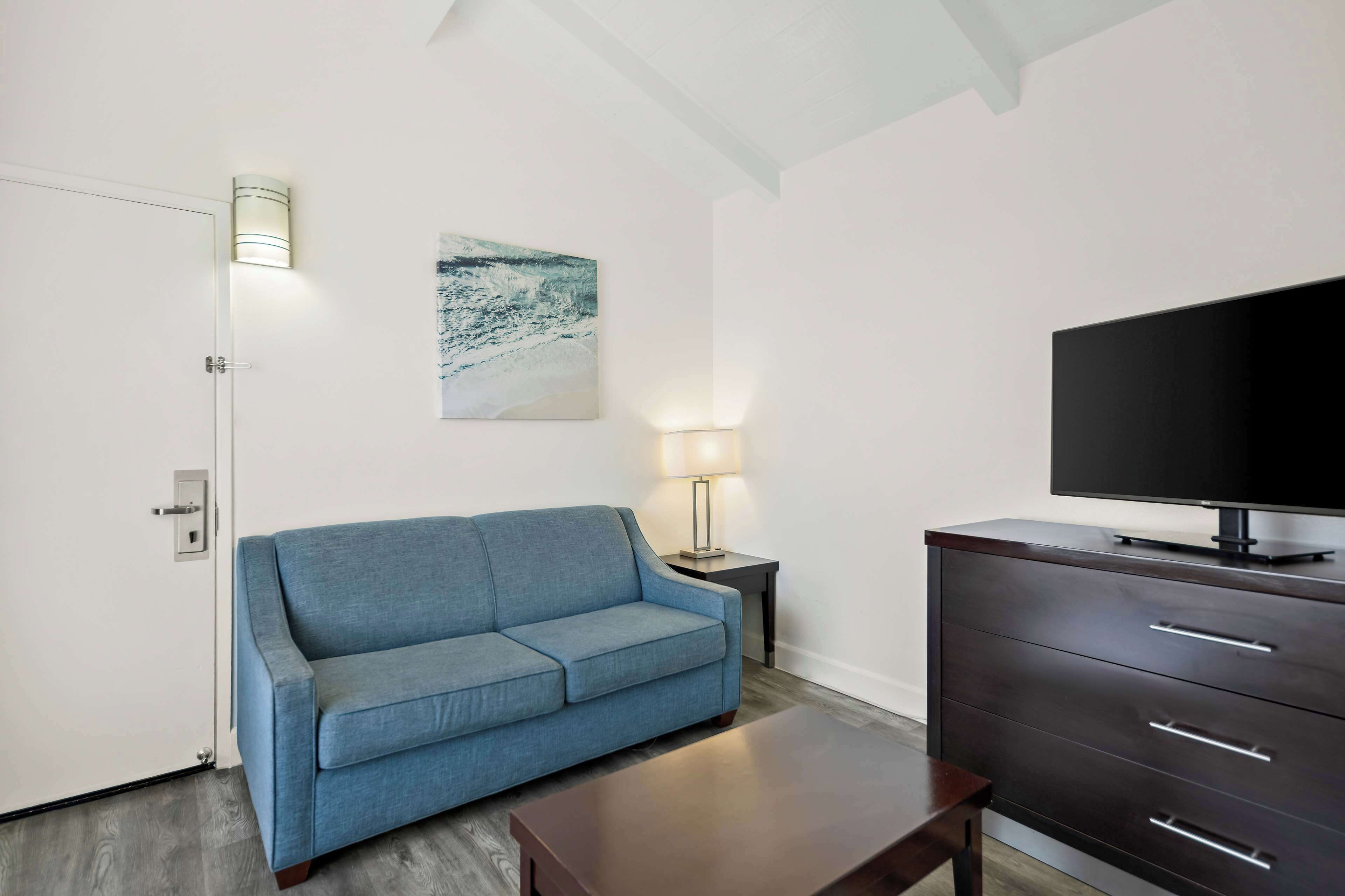 pillow-top beds, individually decorated, individually furnished, desk