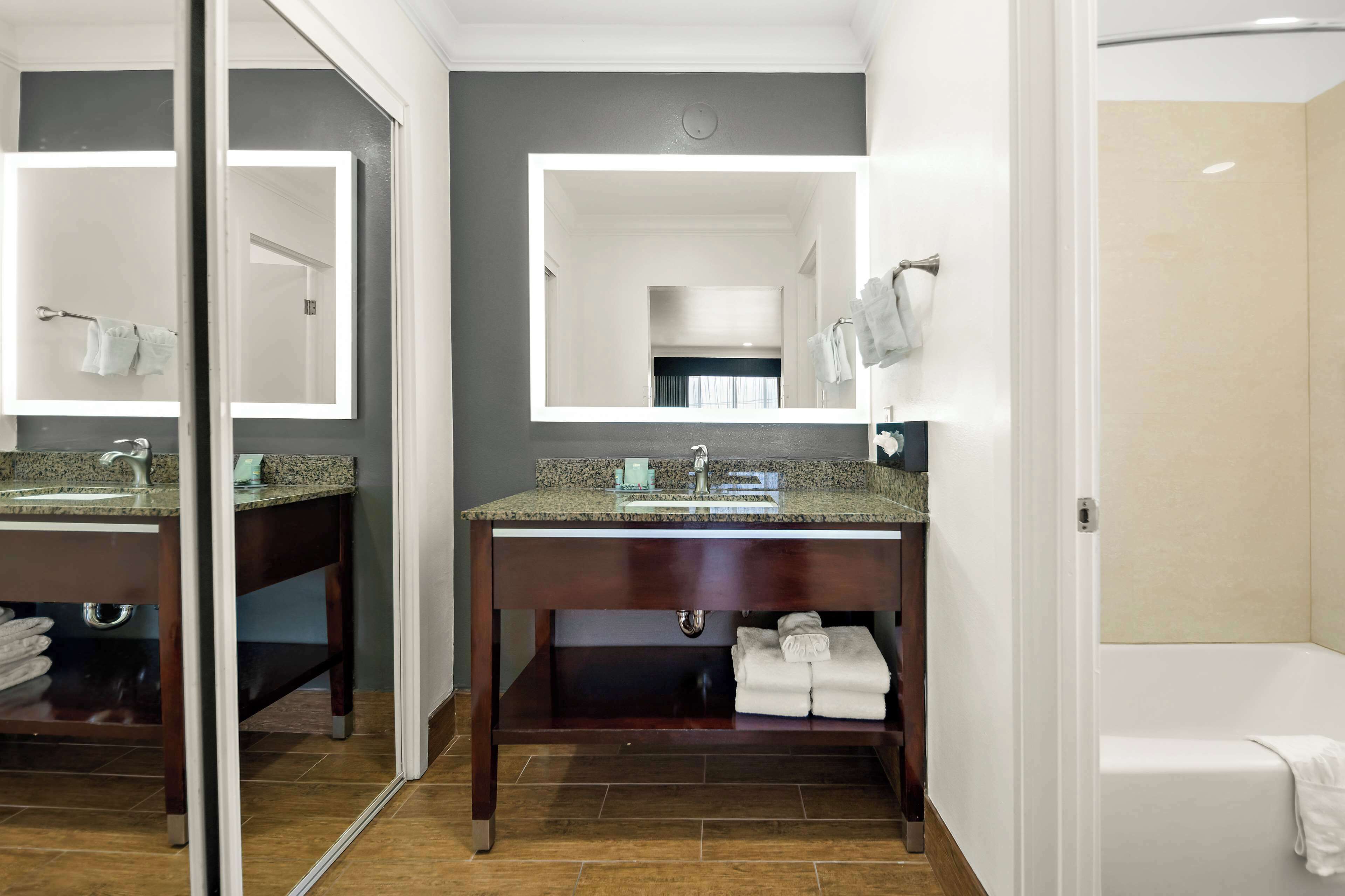 combined shower/bathtub, free toiletries, hair dryer, towels