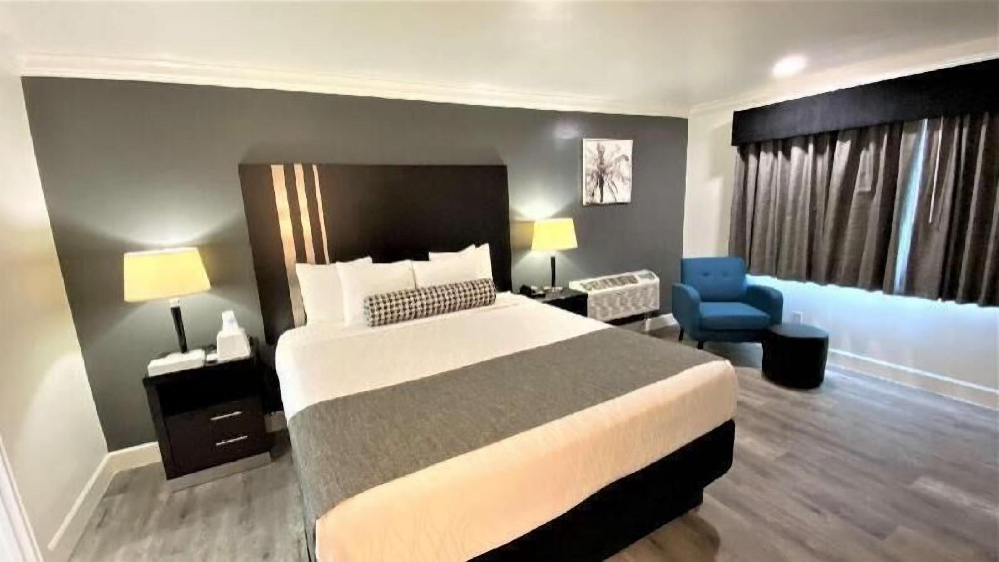 Pillowtop beds, individually decorated, individually furnished, desk