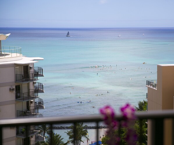 Deluxe Room, 1 King Bed with Sofa bed, Partial Ocean View, Corner | Beach/ocean view - Waikiki Resort Hotel (Honolulu)