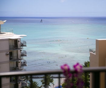 Deluxe Room, 1 King Bed with Sofa bed, Ocean View, Corner | Beach/ocean view at Waikiki Resort Hotel