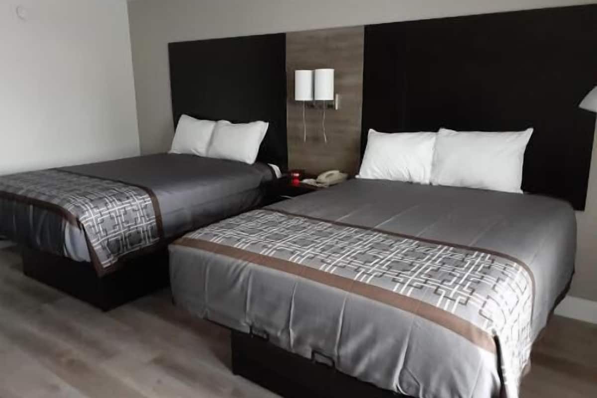 Iron/ironing board, free WiFi, bed sheets