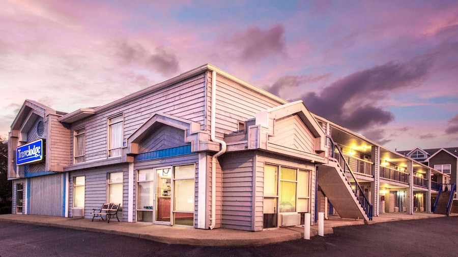 Travelodge by Wyndham Virginia Beach Bay Beach