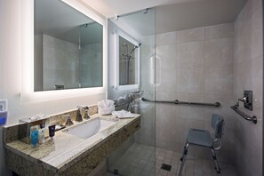 Free toiletries, hair dryer, towels - Crowne Plaza: Philadelphia - King of Prussia by IHG (King of Prussia)