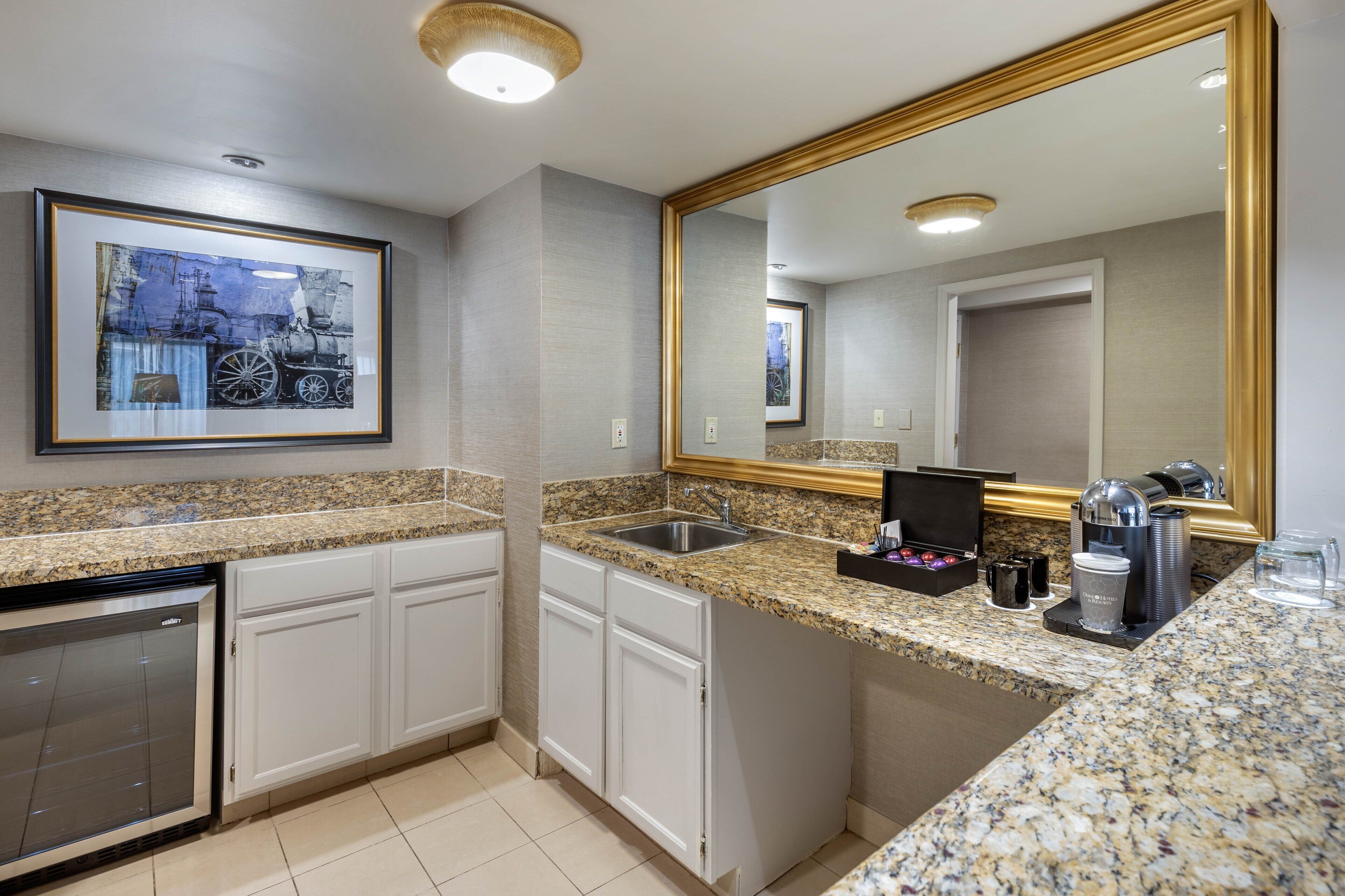 presidential suite, 1 bedroom, 2 bathrooms | private kitchenette | fridge, coffee/tea maker