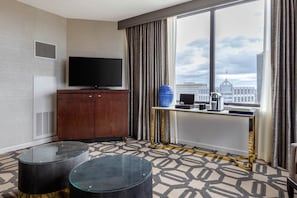 Executive Suite, 1 King Bed with Sofa bed, City View (Spacious) | Premium bedding, down comforters, pillowtop beds, in-room safe