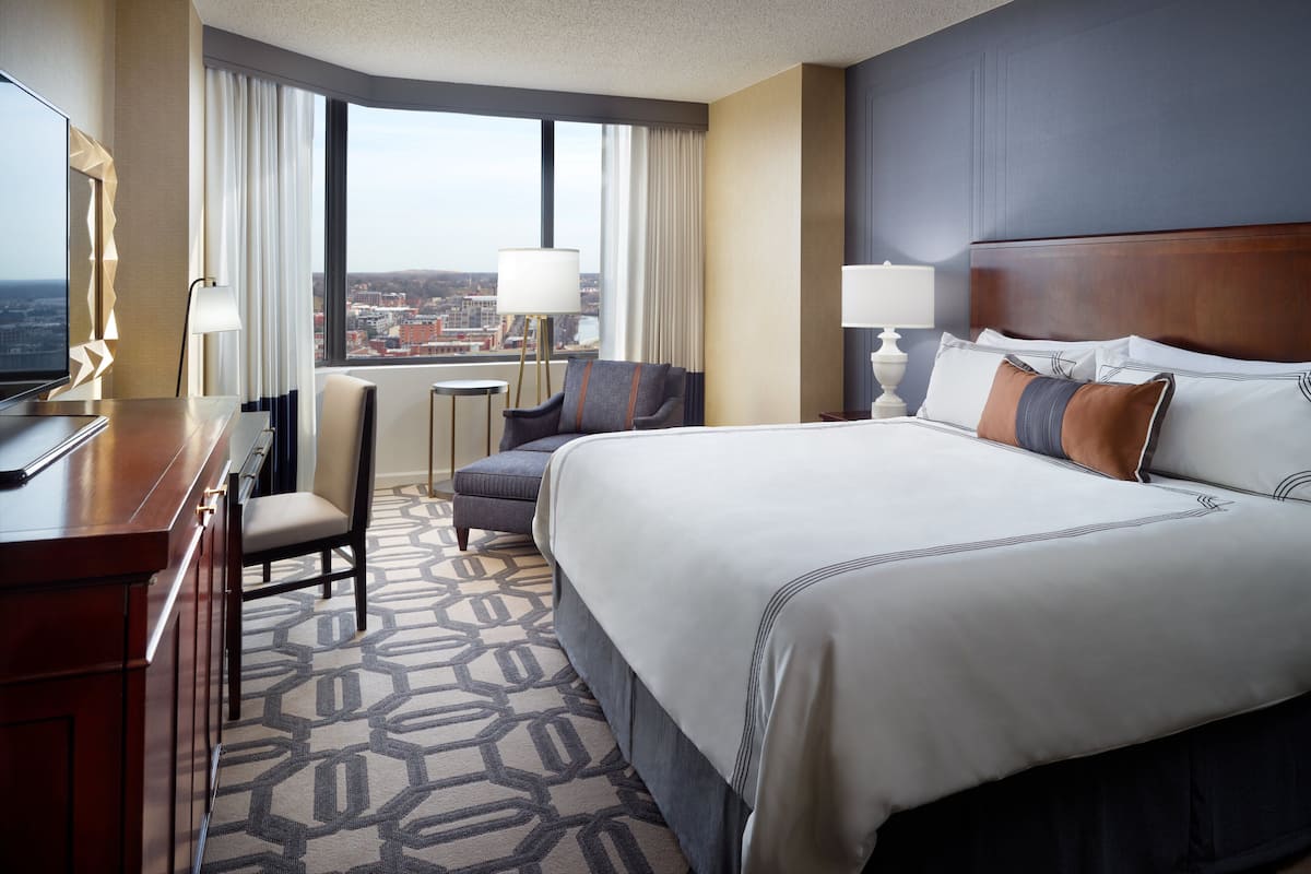 1 bedroom, premium bedding, down comforters, pillowtop beds