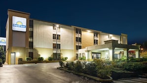 Exterior - Days Inn by Wyndham Hagerstown I-70 (Hagerstown)