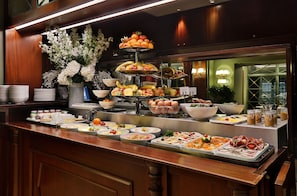 Colazione a buffet a pagamento, servita tutte le mattine