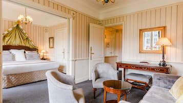Suite (Avenue Tour Eiffel) | 1 bedroom, premium bedding, free minibar, in-room safe
