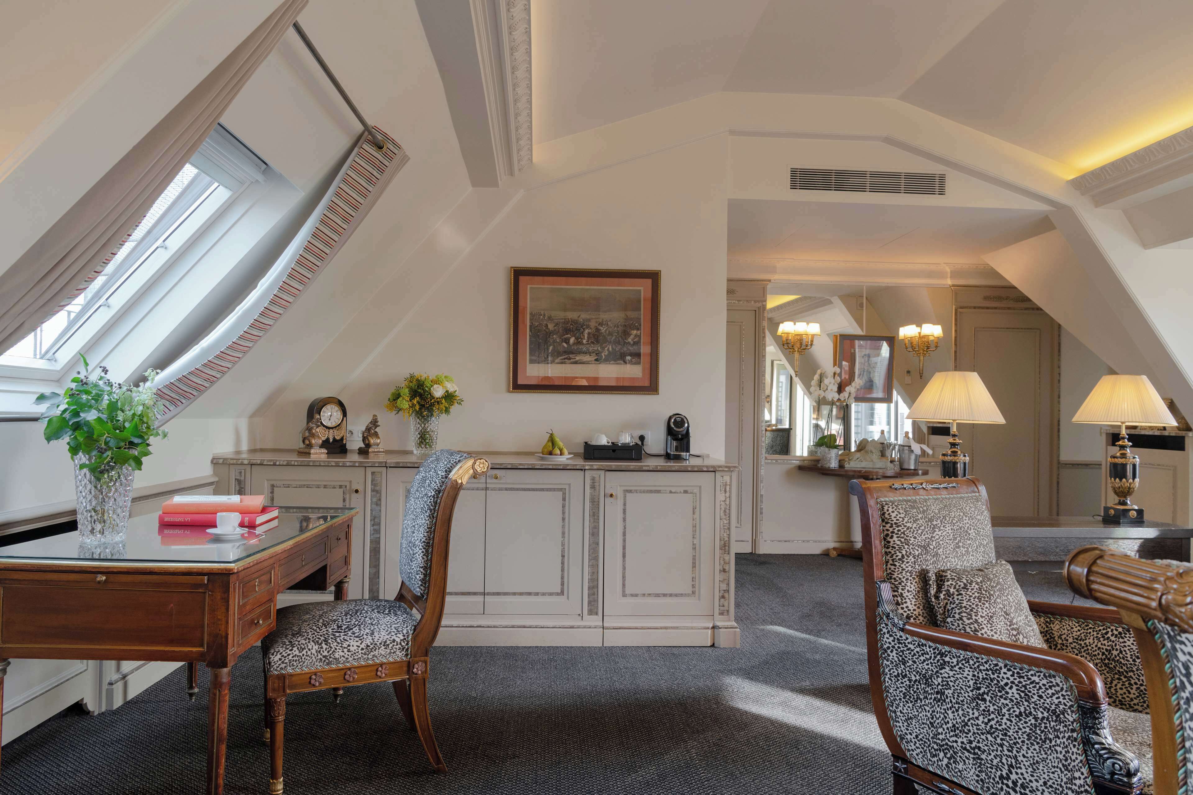 suite (imperial) | 1 bedroom, premium bedding, free minibar, in-room safe