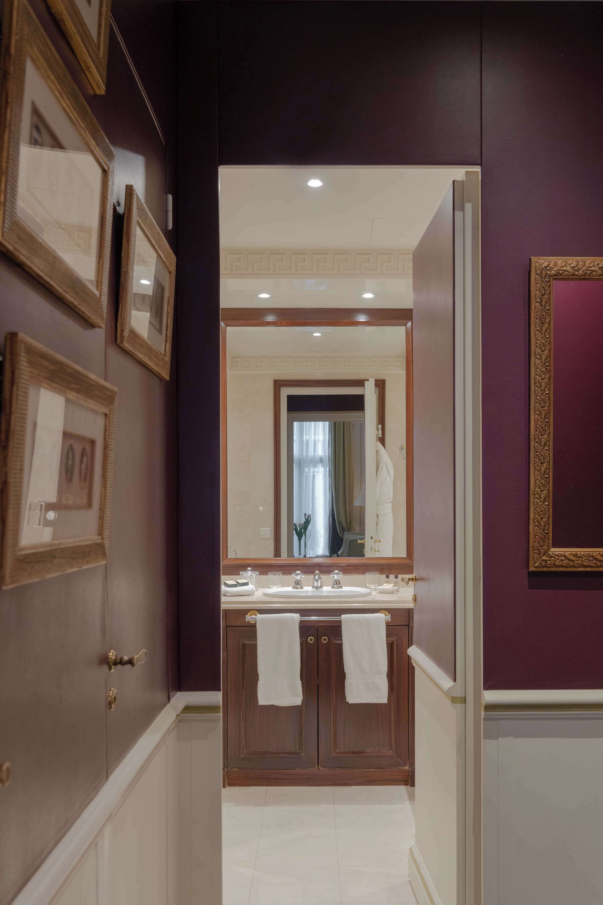 junior suite | bathroom | hair dryer, bathrobes, slippers, towels