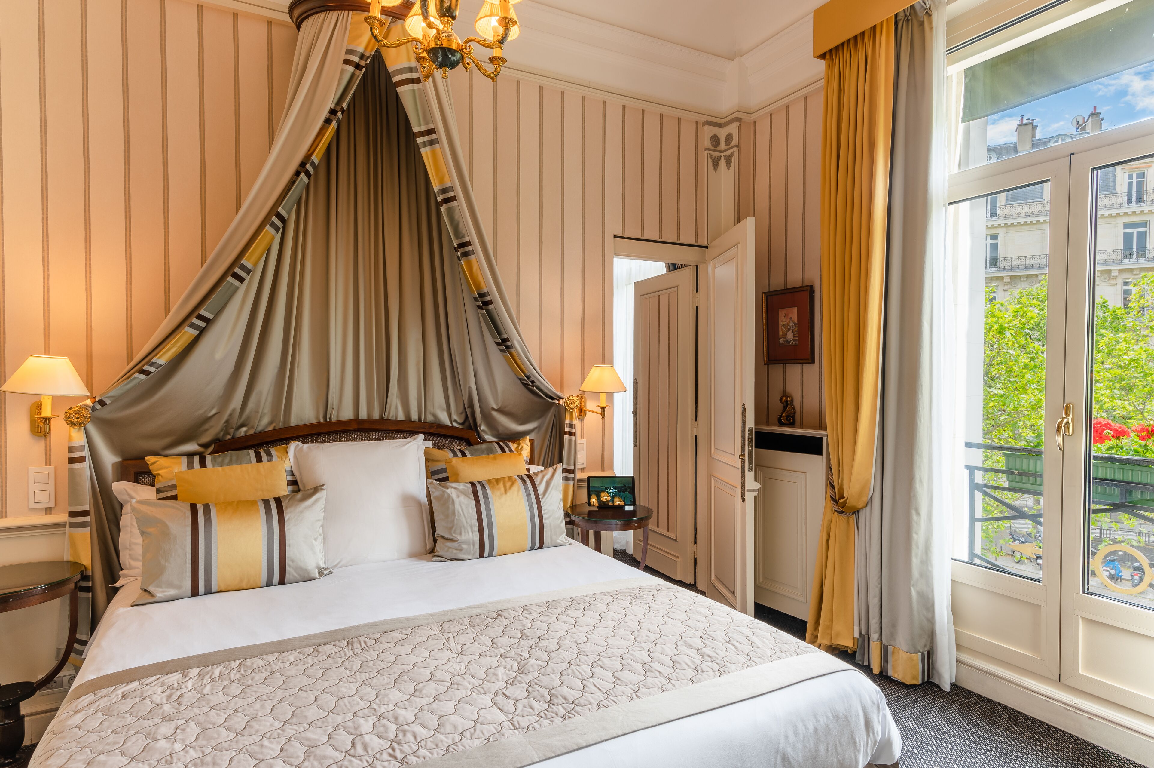 family room, 2 bedrooms, connecting rooms | 1 bedroom, premium bedding, free minibar, in-room safe