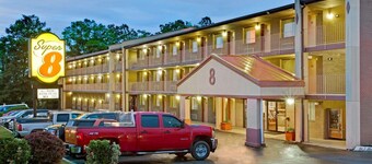 Super 8 by Wyndham Laurel