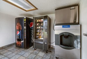 Máy bán hàng tự động