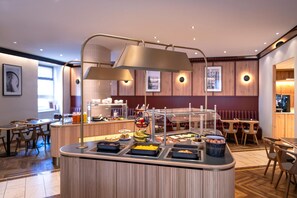 Desayuno buffet todos los días (con cargo) 