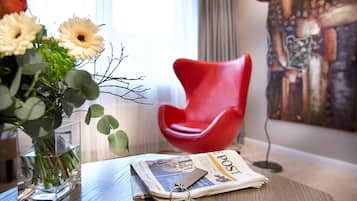 Bộ đồ giường kháng dị ứng, minibar, bàn