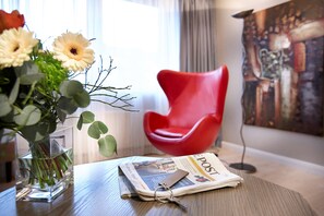 Hypo-allergenic bedding, minibar, desk, laptop workspace - Radisson Hotel Düsseldorf City Center (Dusseldorf)