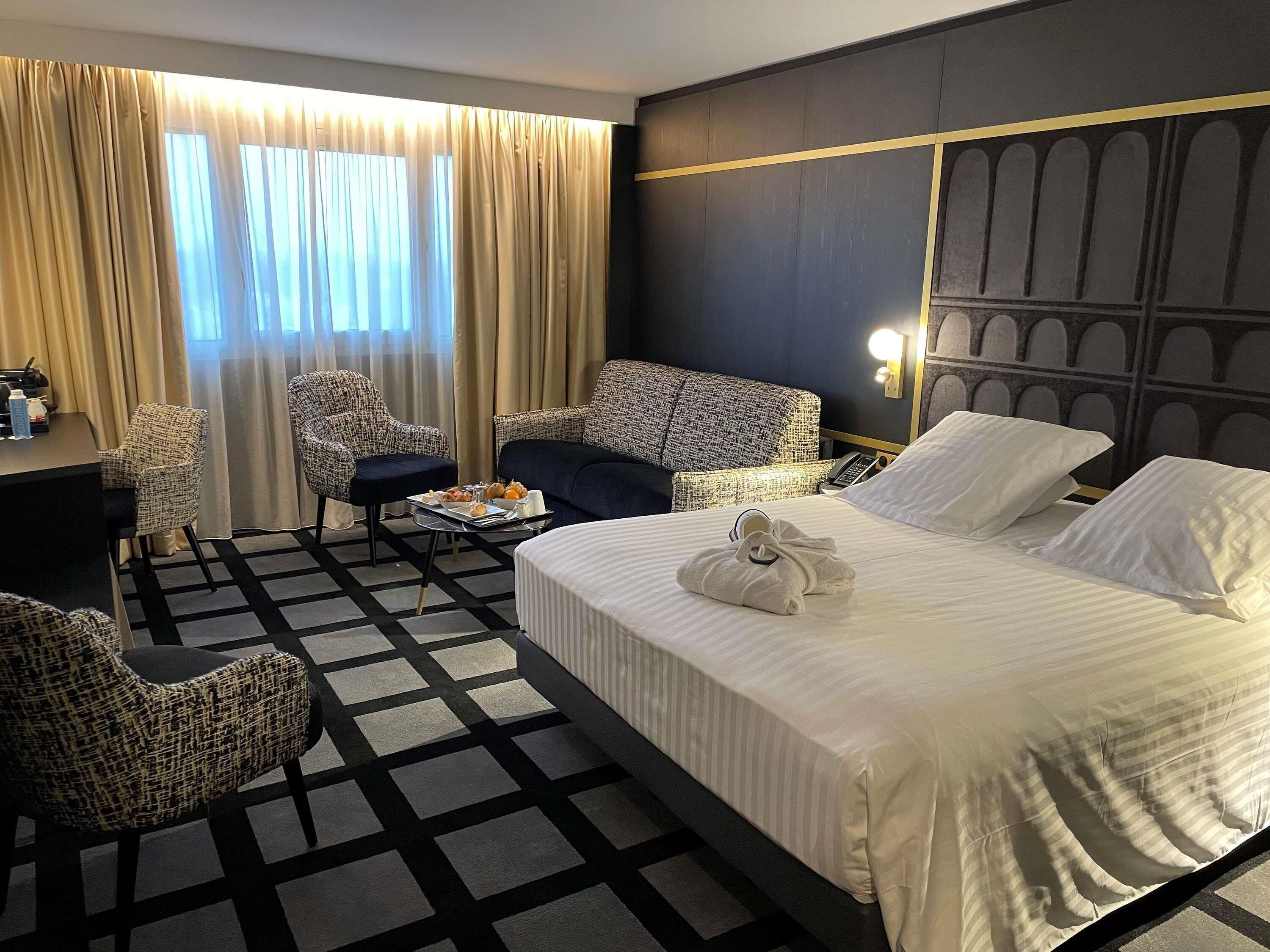 Rom – deluxe, 1 dobbeltseng med sovesofa | Sengetøy av topp kvalitet, senger med overmadrass og minibar