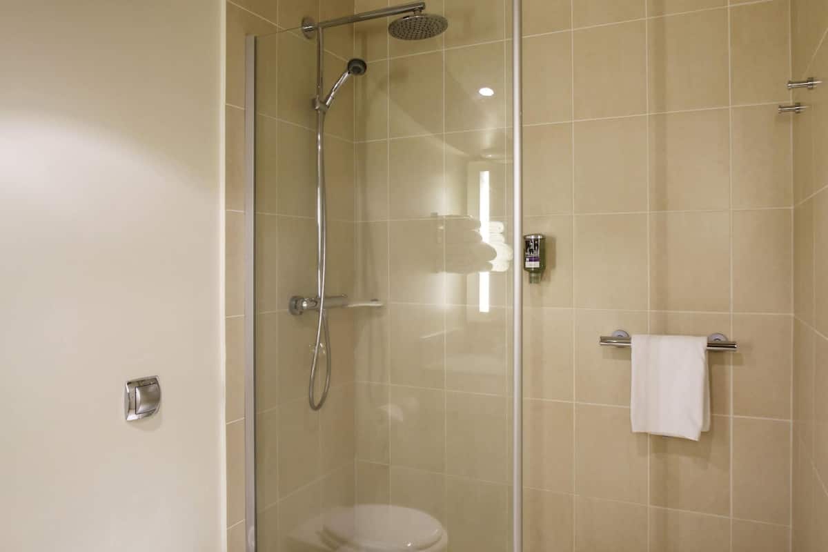 Premium bedding, pillow-top beds, minibar, in-room safe