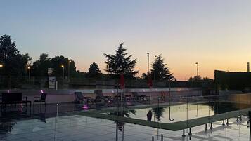 Piscine extérieure (ouverte en saison)