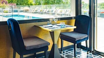 Daily buffet breakfast (EUR 20 per person)