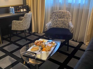Deluxe Room, 1 Double Bed with Sofa bed