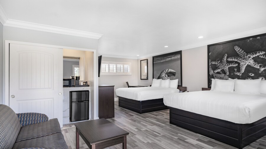 Aura Inn Monterey