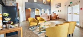 Quality Suites Whitby