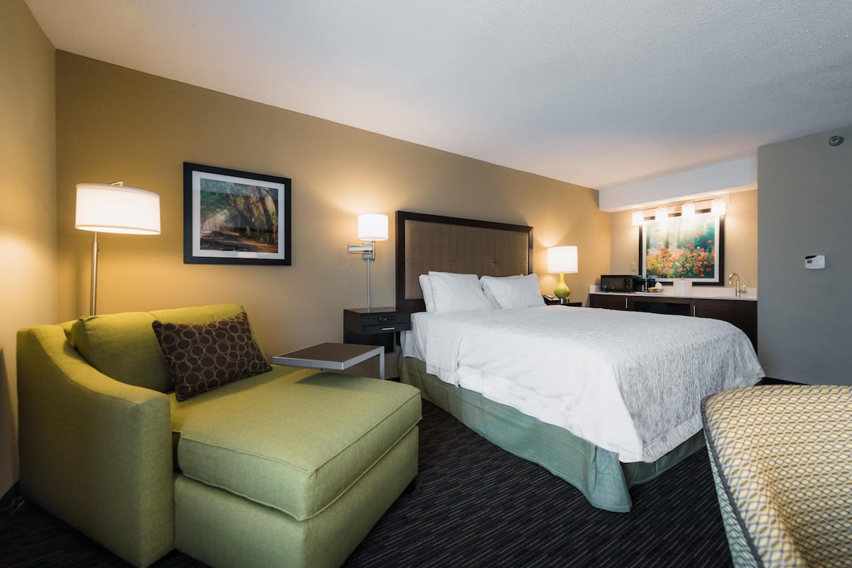 In-room safe, desk, iron/ironing board, free WiFi