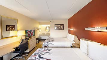 Escritorio, cortinas blackout, wifi gratis y ropa de cama