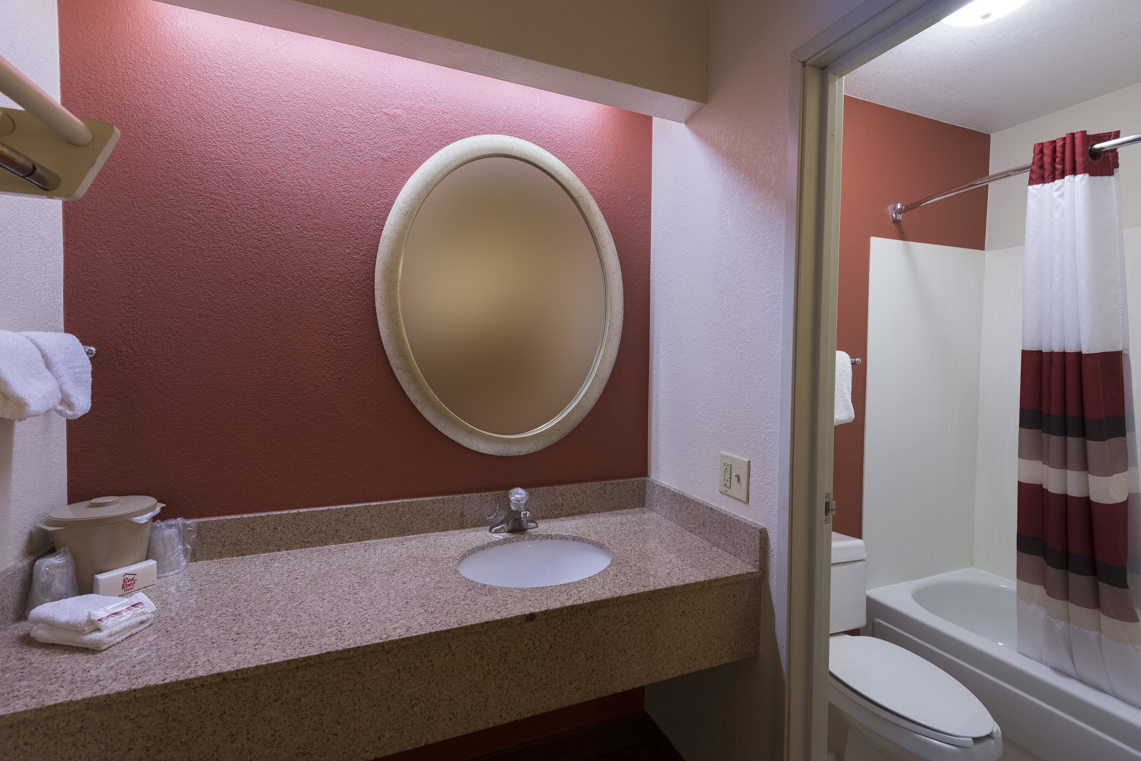 superior room, 1 king bed (smoke free) | bathroom | combined shower/bathtub, free toiletries, towels