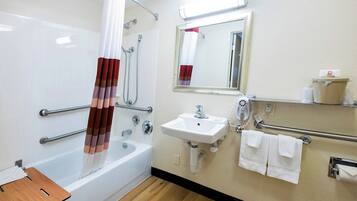 Superior Room, 1 King Bed, Accessible (Smoke Free) | Bathroom