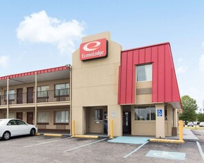 Exterior - Econo Lodge Virginia Beach Town Center (Virginia Beach)