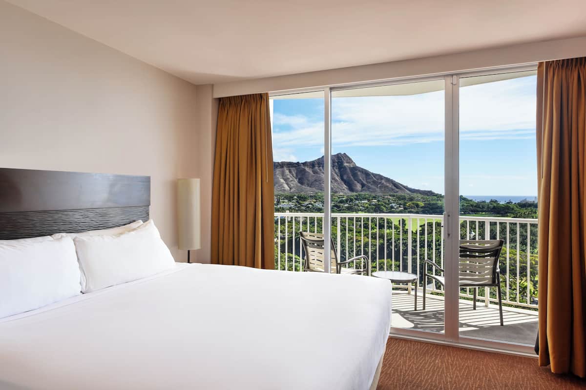 Premier Room, 1 King Bed, Ocean View | In-room safe, blackout curtains, iron/ironing board, cots/infant beds