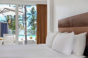 In-room safe, blackout drapes, iron/ironing board, cribs/infant beds - Park Shore Waikiki (Honolulu)