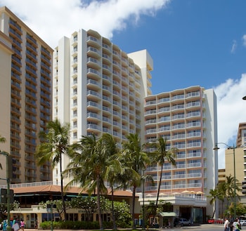 Hotel exterior and entrance at Park Shore Waikiki