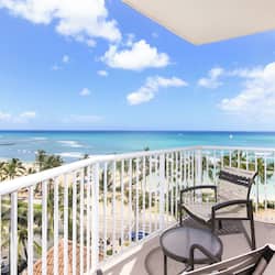 Caja de seguridad en la habitación y cortinas blackout