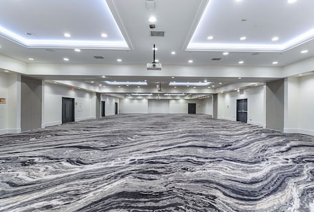Banquet hall. Harborside Hotel
