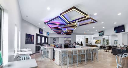 Harborside Hotel