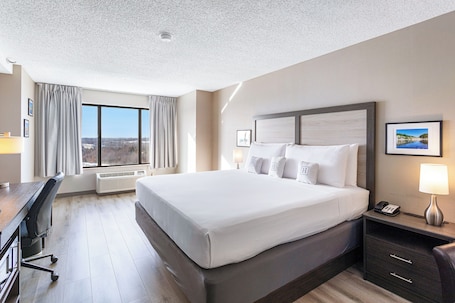 Egyptian cotton sheets, premium bedding, Select Comfort beds. Harborside Hotel