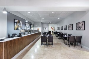 Café da manhã continental grátis nos fins de semana