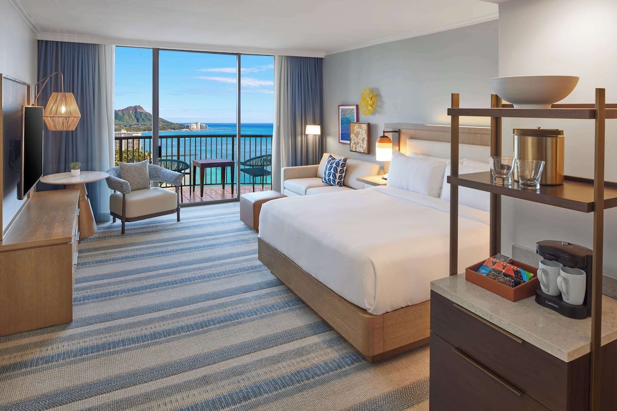 1 bedroom, premium bedding, in-room safe, desk