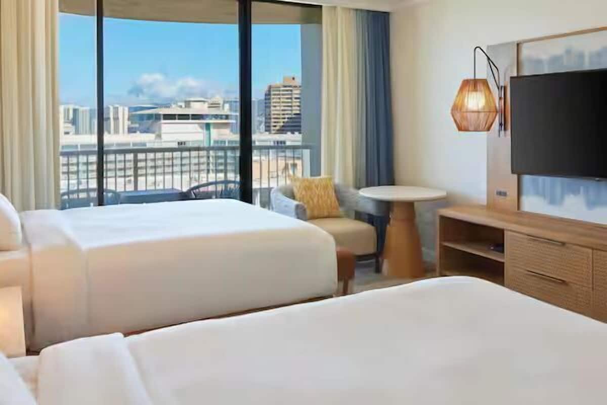 1 bedroom, premium bedding, in-room safe, desk